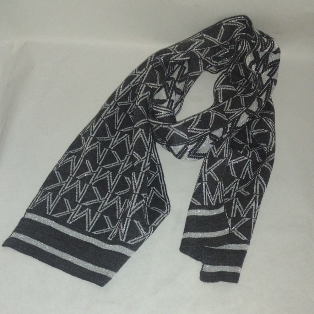 Michael Kors Logo Scarf (J399)